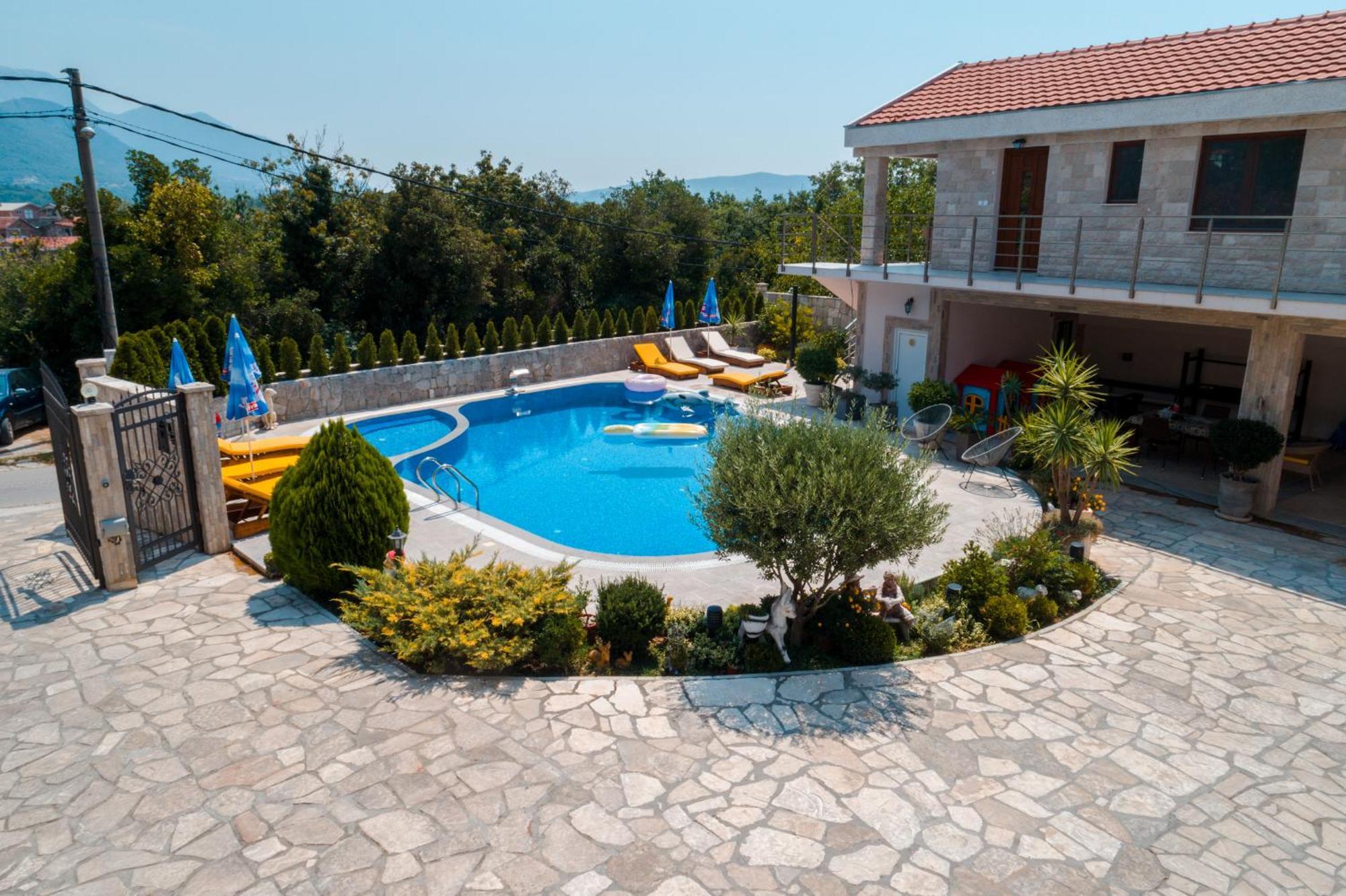 Villa Ilijana Тиват Екстериор снимка