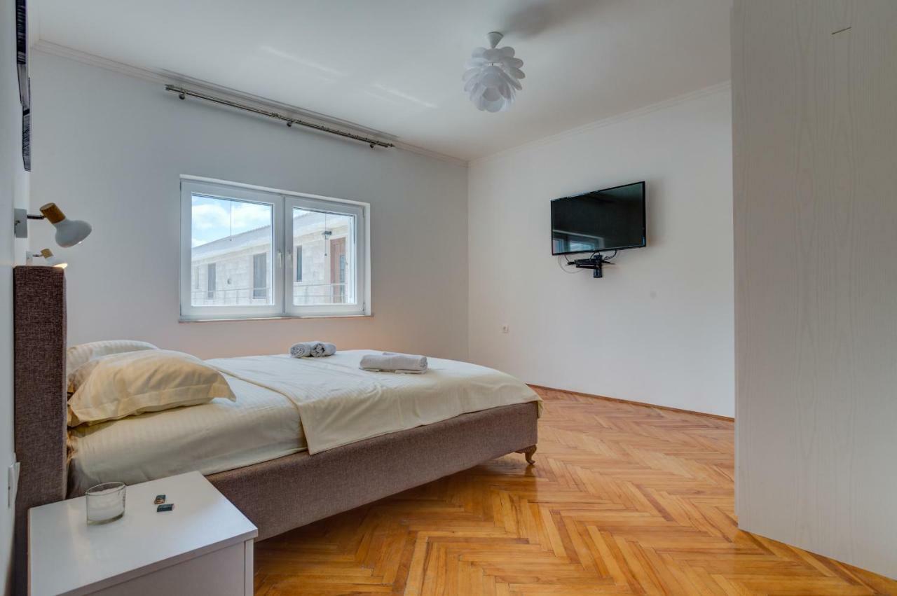 Villa Ilijana Тиват Екстериор снимка